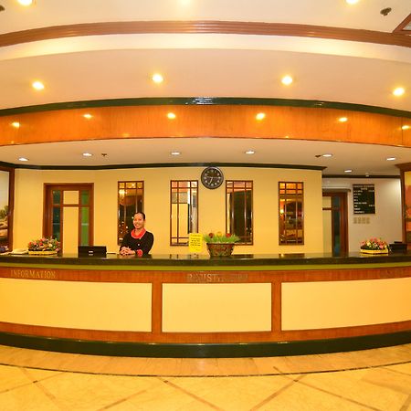 Holiday Plaza Hotel Cebu Екстер'єр фото