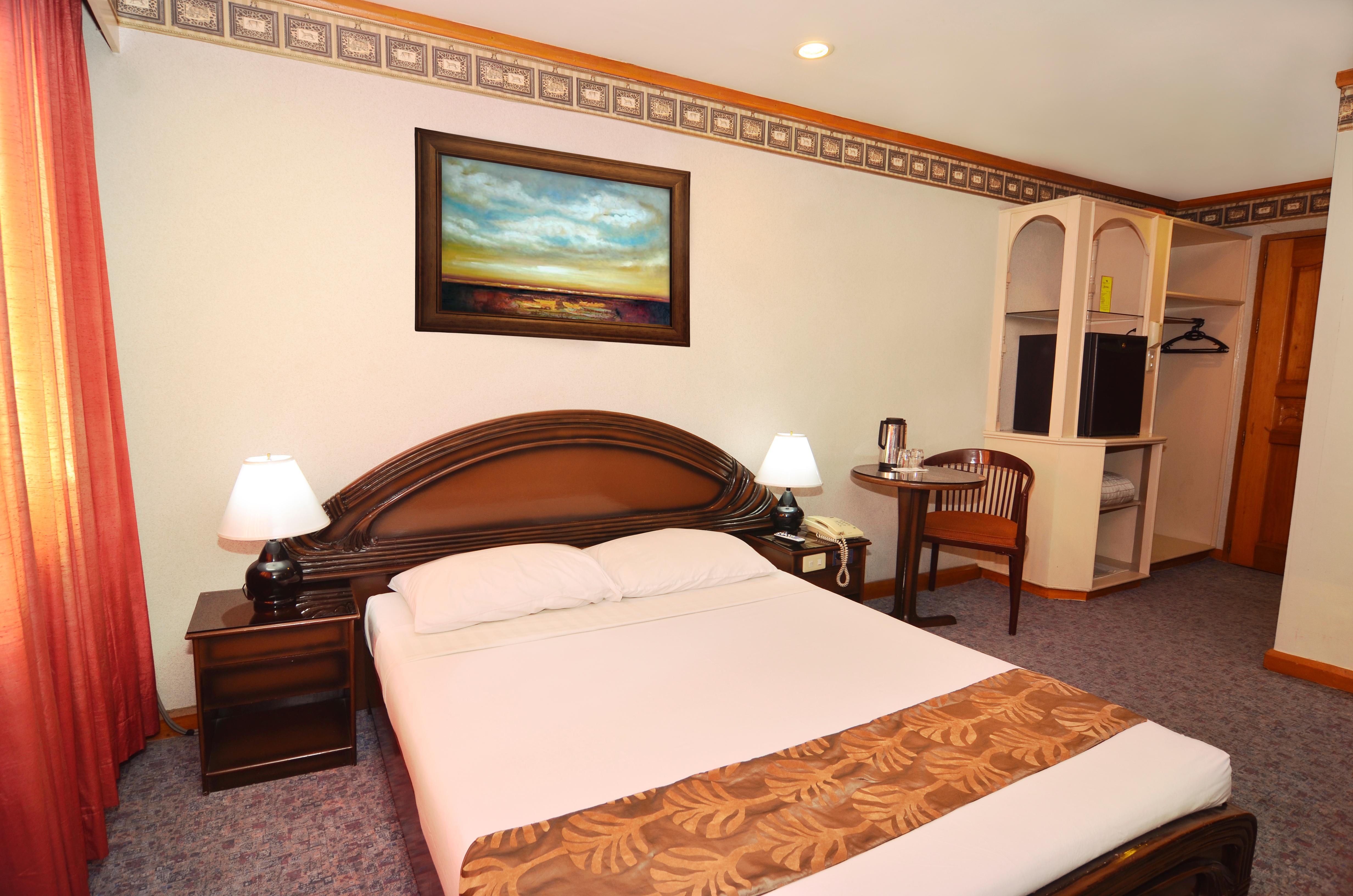 Holiday Plaza Hotel Cebu Екстер'єр фото