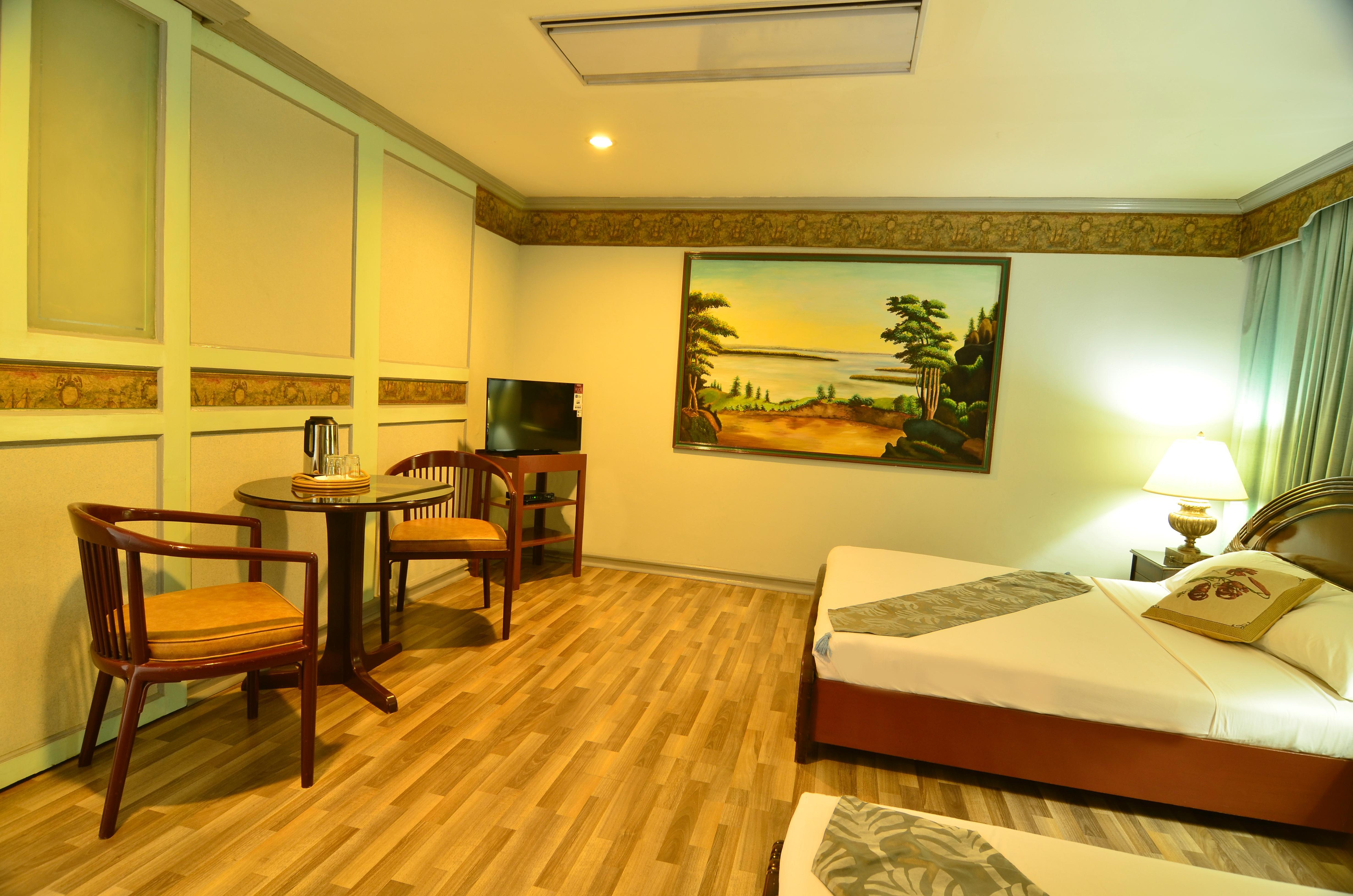 Holiday Plaza Hotel Cebu Екстер'єр фото