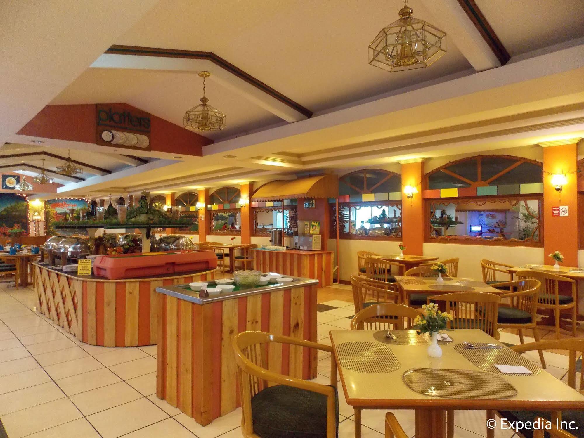 Holiday Plaza Hotel Cebu Екстер'єр фото