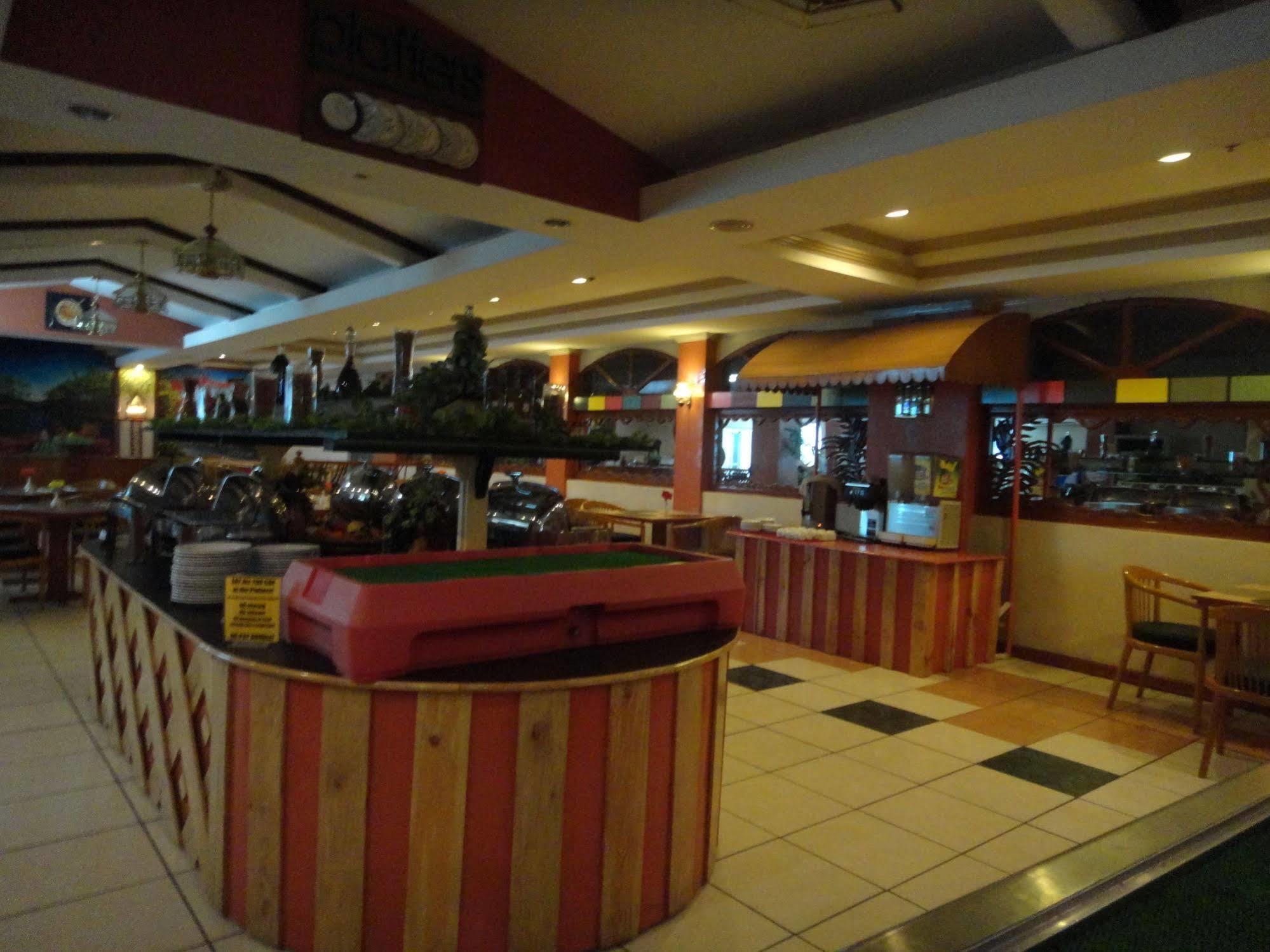 Holiday Plaza Hotel Cebu Екстер'єр фото