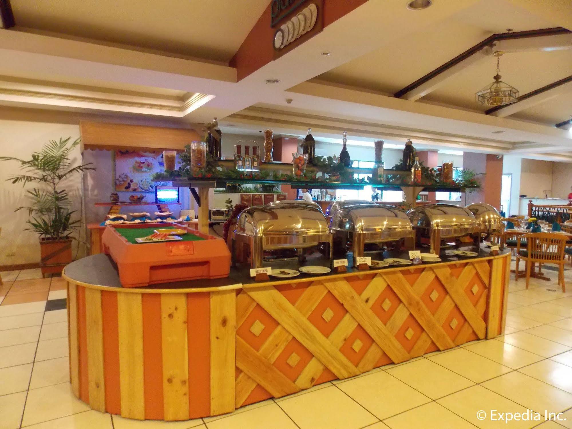 Holiday Plaza Hotel Cebu Екстер'єр фото